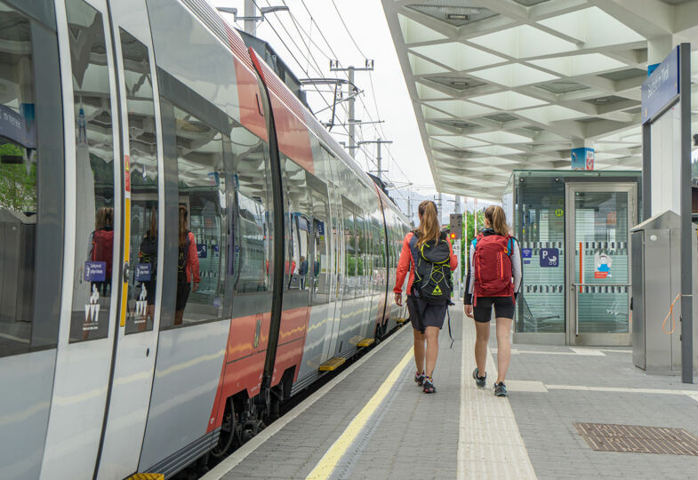 Der Bahnhof direkt an der Fussgängerzone Seefeld